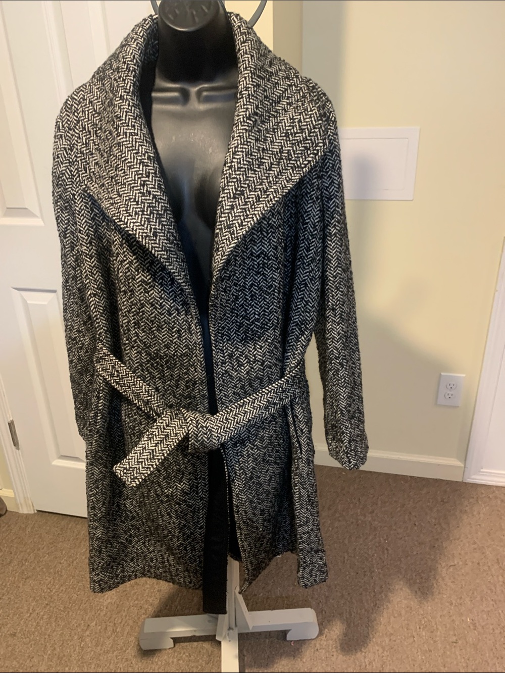 Ann Taylor Black & White Herringbone Wrap Cardigan Coat